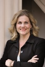 Headshot of Jackie Clark