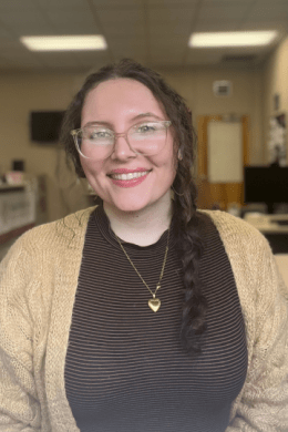 Headshot of Isabell Van Patten