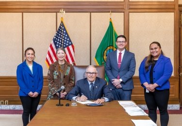 Photo of Washington State Legislative Interns at signing Photo of Washington State Legislative Interns at signing