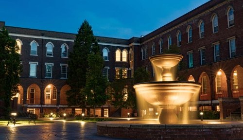 Photo of fountain in Abbey courtyard