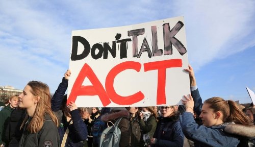 Photo of students protesting