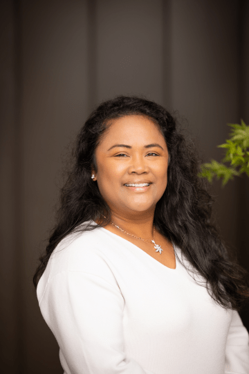 Headshot of Lauren DeLaGarza