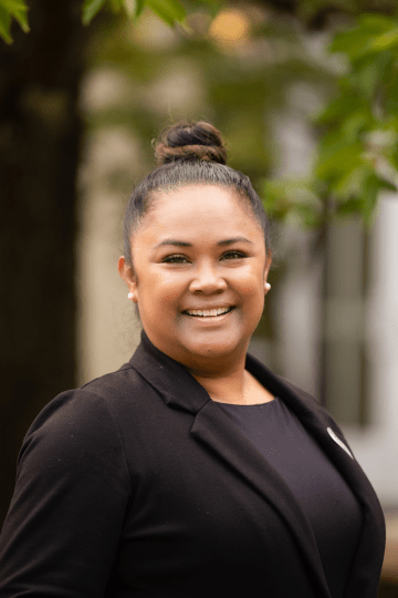 Headshot of Lauren DeLaGarza