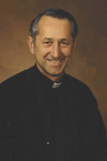 Headshot of Rev. William Hausmann